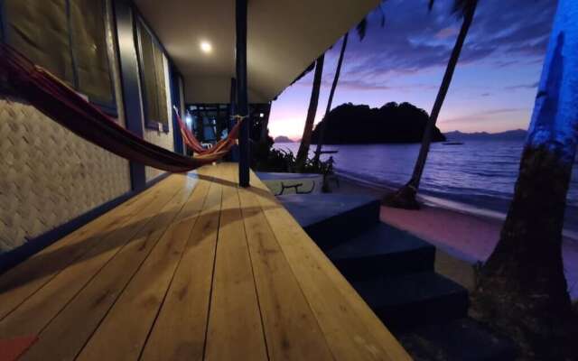 El Nido Beach Huts
