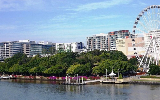 South Brisbane Kozy 1bed APT + Free Parking Qsb016