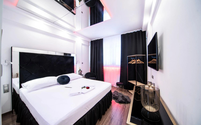Hotel Aura Design & Garden Pool