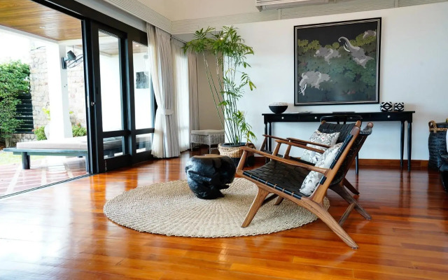 Miskawaan Beachfront Villas