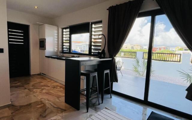 Luxury Studio With Private Jacuzzi Near Beaches