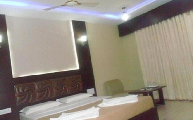 Iroomz Vaishali Residency