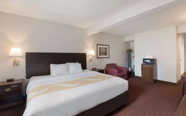 Quality Inn Grand Suites Bellingham