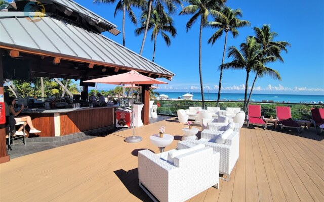 Alexander 1419 3 Bedroom Apts by RedAwning