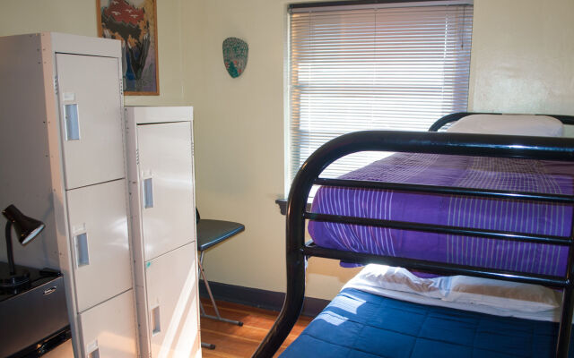 Ocean Island Inn Backpackers Suites - Hostel
