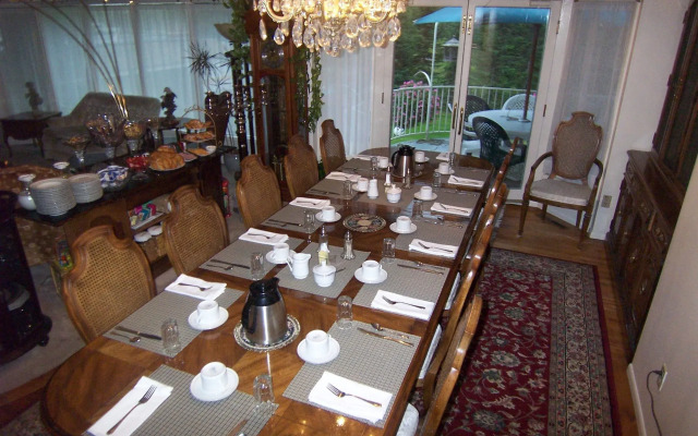 Deal's Bed & Breakfast Inn