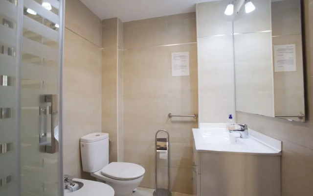 Malaga 101679 3 Bedroom Apartment By Mo Rentals