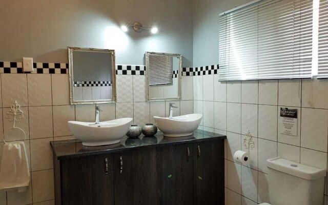 Graceland Guest House