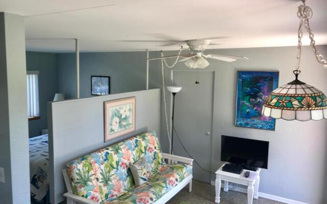 South Beach Inn - Cocoa Beach