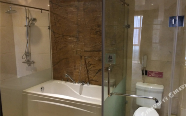 New Huatian Hotel – Bathroom – Jian