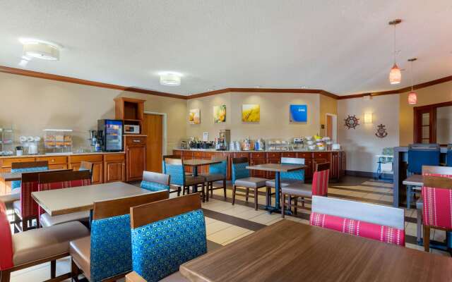 Comfort Suites Stevensville - St. Joseph
