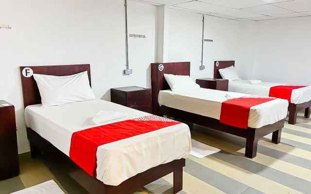 OYO 90572 J Hotel Masjid India