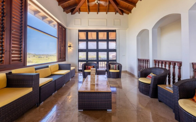 Cliff Villa