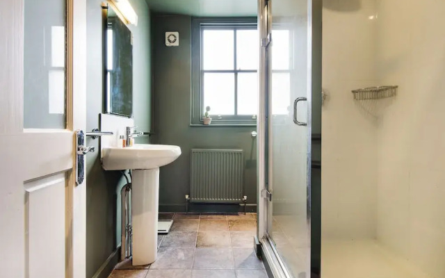Flawless Family Home Close To Islington
