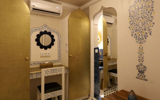 Riad Wazani Square & SPA