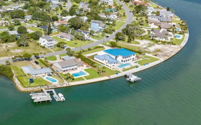 Dolphin Bay Apartment
