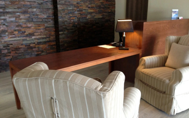 Elegance Luxury Executive Suites - Adults Only