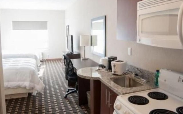 Carlyle Western Star Inn & Suites