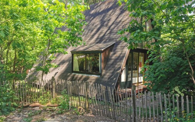 Beautiful Chalet Next to Forest Nature Preserve