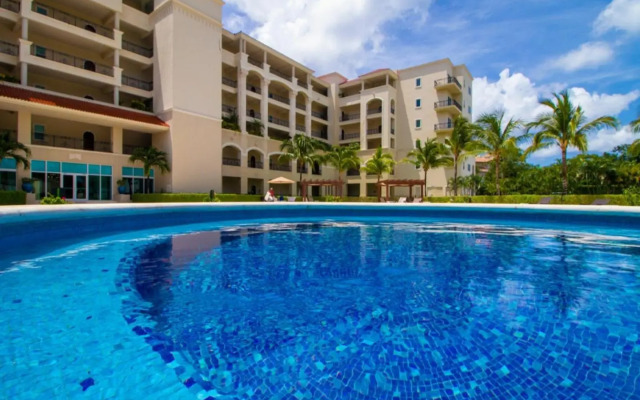 Villa Segovia @ Landmark by the Sea