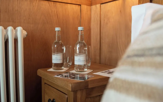 The Old Farmhouse Pub & Rooms