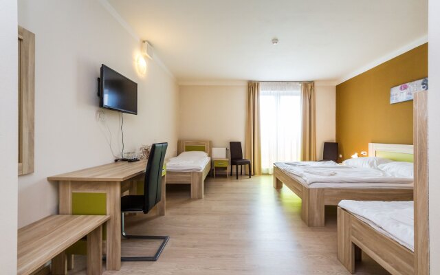 Nad Královnou Hotel & Restaurant