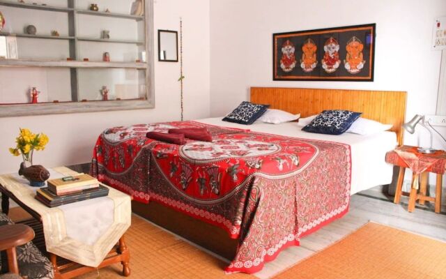 Goroomgo Purple Lotus Homestay Varanasi