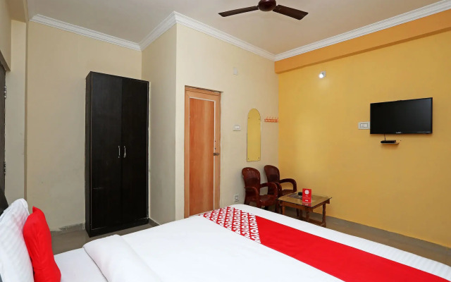 OYO 16821 Hotel Senapati Palace