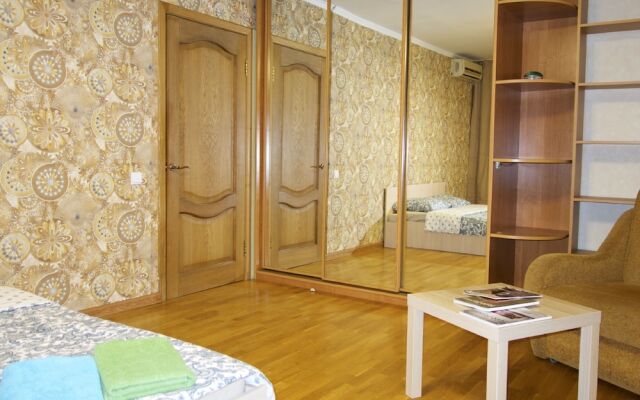 LUXKV Apartment on Moldavskaya