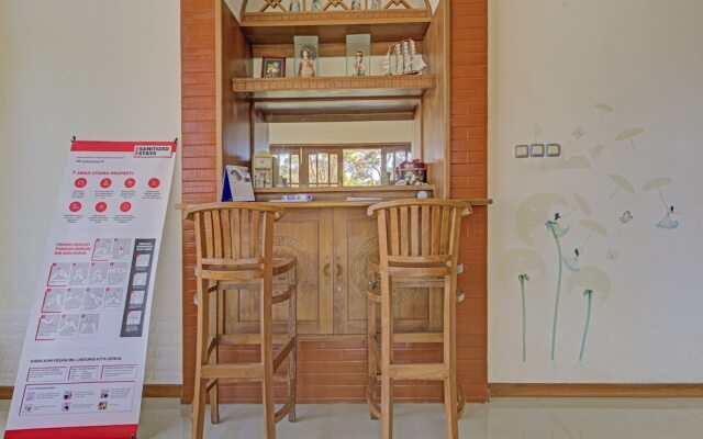 OYO 3208 Villa Inn App Trawas Bintaro Syariah