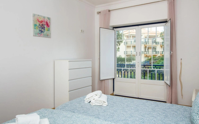 Oura Sunrise II Apartment by Stay-ici, Algarve Holiday Rental