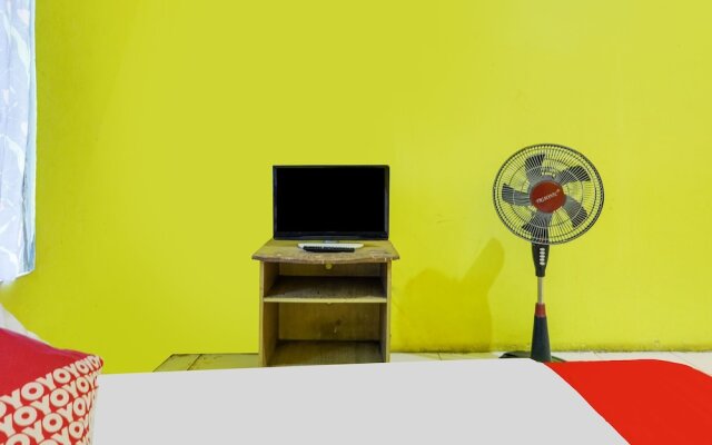 SPOT ON 91879 Emes Jaya HomestayNearSamsung Electronic Indonesia PT