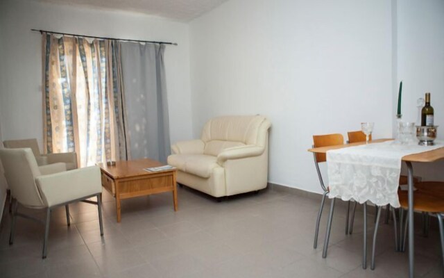 Alecos Hotel Apartments