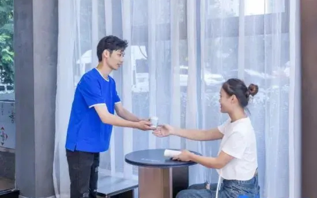 Wuhan HanKou Station South Square Light Residence Hotel