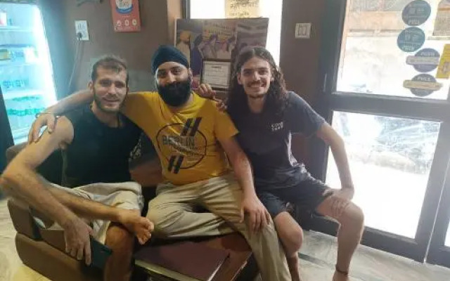 Goroomgo Sidhu Guest House Amritsar