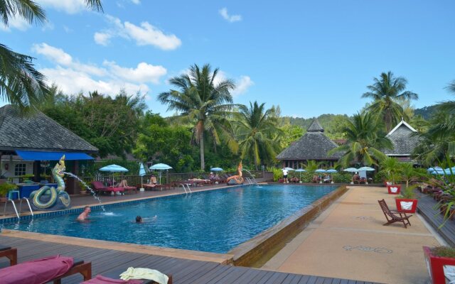 Nakara Long Beach Resort