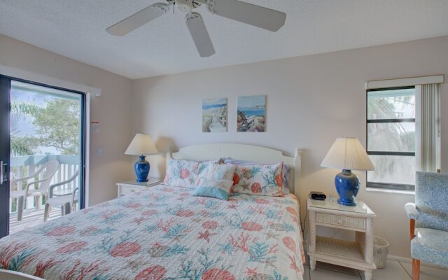 Beach Palms 6B by Anna Maria