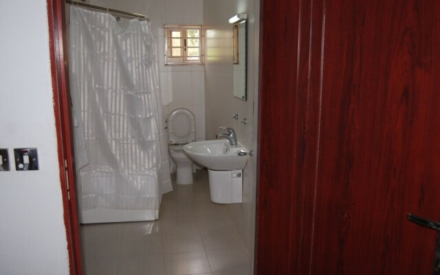 Kings Court Apartment