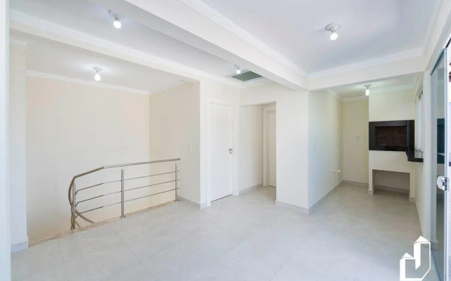 Casa com 05 dormitórios