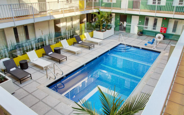 The Adler a Hollywood Hills Hotel