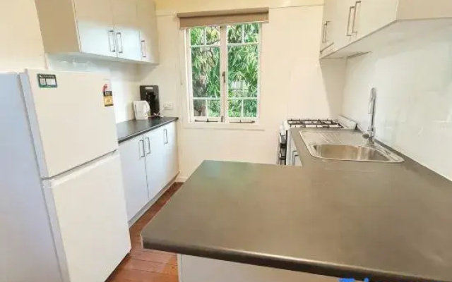 Walk to Southbank & Brisbane City | Art Deco House