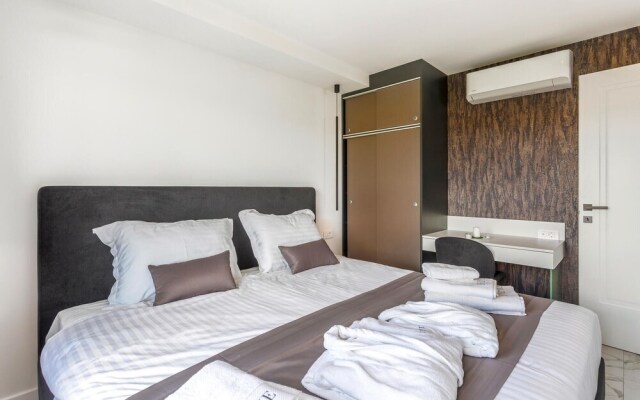 Awesome Apartment in Malinska With Jacuzzi, Wifi and 3 Bedrooms