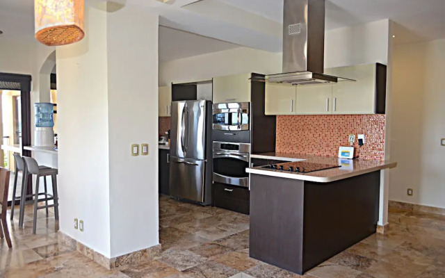 El Faro Beachfront Penthouse