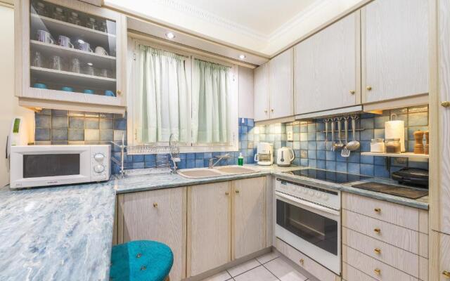 Amazing Apartment Pallini - Near Airport & Metro