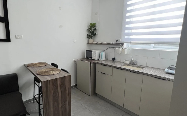 Ha-Carmel Market Apartment