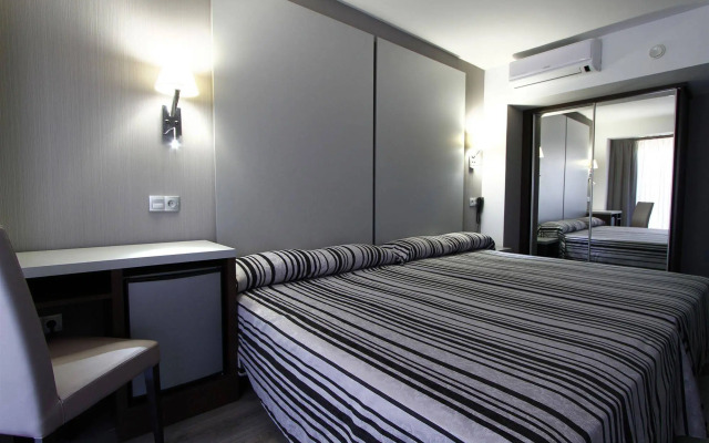 Summer Hotel