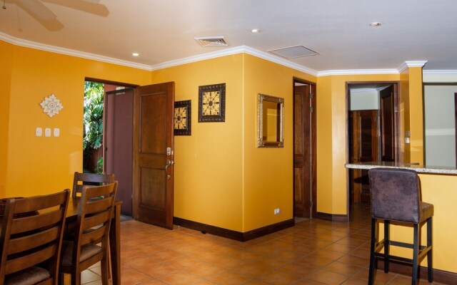 Peek-a-Boo Ocean view Condo at Reserva Conchal
