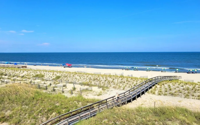 Desoto Beach Club 304