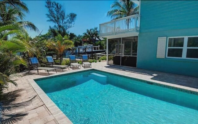 Harbor Side Apartment 5