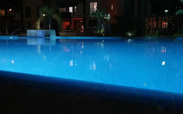 Penthouse Oasis Beach IV N  142